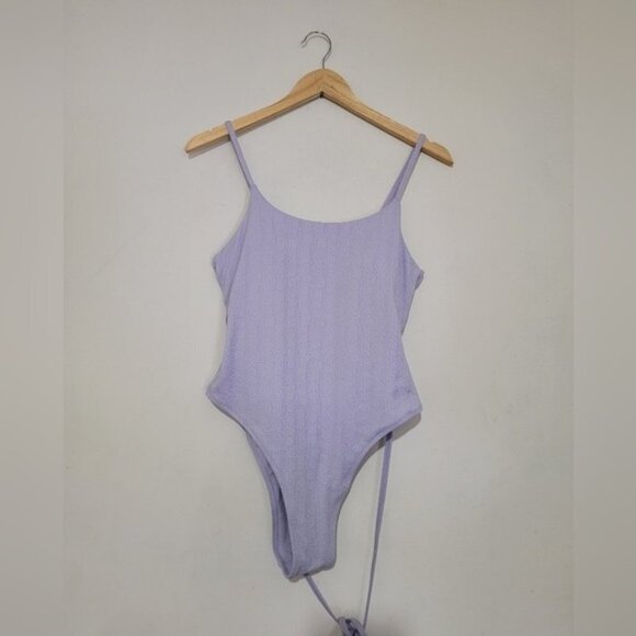 Berlook Textured Tie One-Piece Swimsuit - Picture 2 of 5